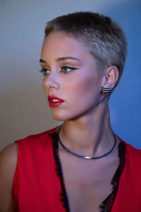 Explore 2024 Pixie Haircut Trends: Grey, Blonde, Curly, & Grunge Styles for Women Hair Design Ideas, Undercut Hair Designs, Undercut Hair, Hair Everyday, Grey Blonde, Buzzed Hair, Grey Aesthetic, Pixie Cut With Bangs, Really Short Hair