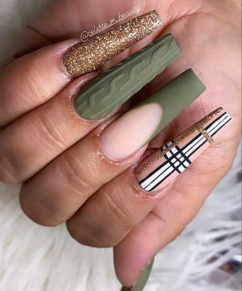 Weird Nail Designs, Burberry Nails, Plaid Nail Designs, Acrylic Nails Ideas, Tree Nail Art, Season Nails, Emerald Nails, Unghie Sfumate, Nails Ombre