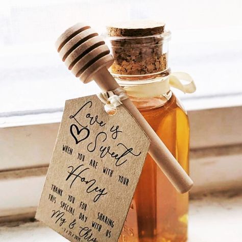 Jar Wedding Favors, Honey Jar Wedding Favors, Practical Wedding Favors, Baby Reveal Ideas, Honey Favors, Wedding Favor Gift Tags, Honey Wedding Favors, Barn Wedding Inspiration, Floral Wedding Favors