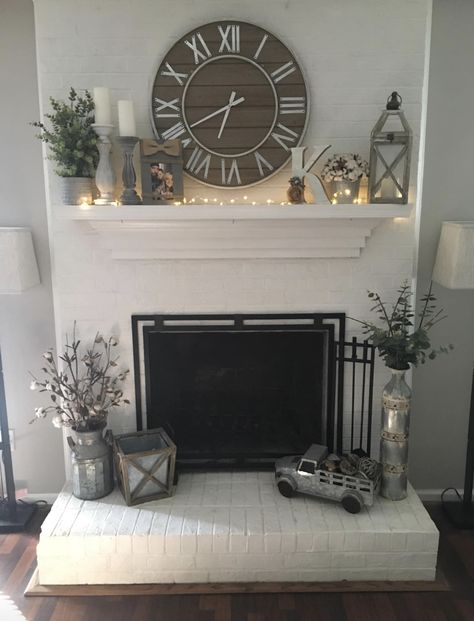 Black And White Farmhouse Fireplace, Chimney Decoration Ideas, Mantle Decor With Family Photos, French Country Mantle Decor Living Room, Chimini Decor Ideas, Living Room Decor Mantle, All White Living Room With Pop Of Color, Living Room With Chimney Decor, Silver Mantle Decor