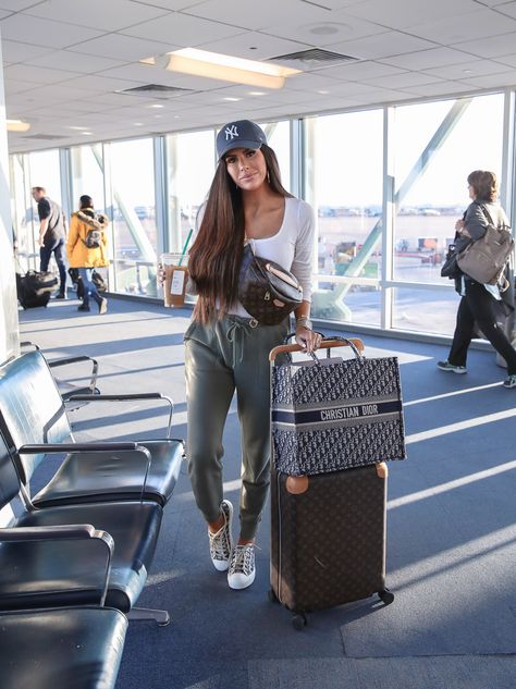 airport outfit idea, cute airport fashion outfit, dior sneakers womens 2020, pinterest airport fashion, horizon louis vuitton carryon, dior oblique tote, emily gemma-2 Lv On The Go Pm Outfit, Louis Vuitton On The Go Tote Outfit, Best Airport Outfits For Women, Elegant Airport Outfit, Dior Sneakers Outfit, Flying Outfit, Airport Outfits For Women, Airport Ootd, Airport Bag