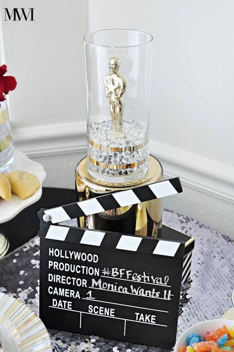 Free ideas, recipes, decor tutorials and printables for an Oscars or movie award show party. Hollywood Theme Party Decorations, Hollywood Decorations, Oscars Theme Party, Hollywood Birthday Parties, Oscars Party Ideas, Academy Awards Party, Hollywood Birthday, Hollywood Party Theme, Red Carpet Party