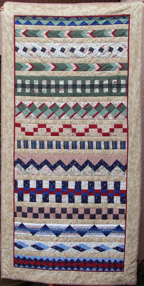 Gloria Soza | by Facebook. decohilado@gmail.com Quilt Design Wall, Southwestern Quilts, Seminole Patchwork, Row Quilts, Native American Quilt, Southwest Quilts, Wall Beds, Row Quilt, Indian Quilt