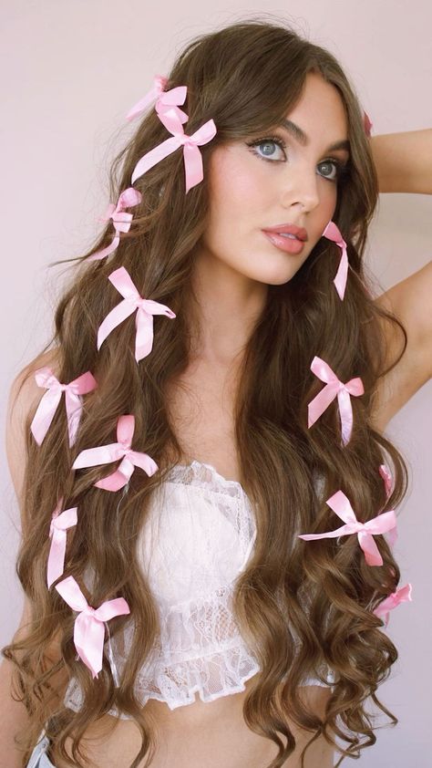 Coquette Aesthetic Hair: The Bow Hairstyle That's Taking Over TikTok in 2024 Out There Hairstyles, Little Bows In Hair, Pink Bows In Hair, Tiny Bows In Hair, Mini Bows In Hair, Coquette Hairstyles Long Hair, Rosette Hairstyle, Coquette Editorial, Peinado Coquette