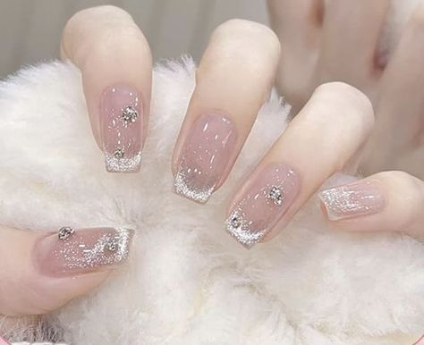 Bedazzled Cat Eye Light Pink Nails Silver Sparkly Nails, Magnetic Nail Polish, Crystal Cat, Light Pink Nails, Magnetic Nails, Nail Polish Set, Cat Eye Gel, Cat Eye Nails, Nail Polish Sets