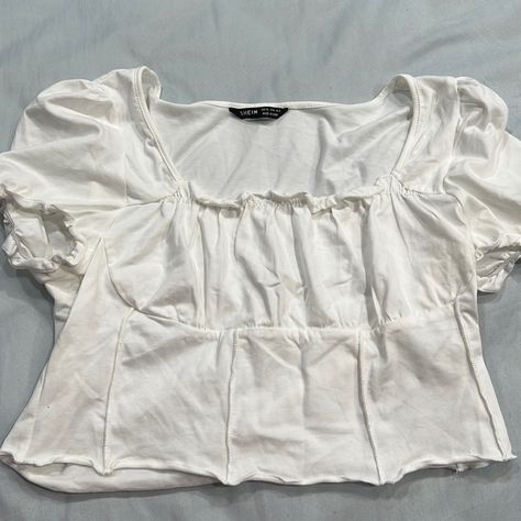 White Ruffled/Scrunched Top From Shein. Size Xl, Us:12 Eu: 44 Original Price: $8 Never Been Worn Stretchy Crop Tops, Biker Shirts, Red Crop Top, Wrap Shirt, Crop Top Bra, Cropped Tube Top, Short Sleeve Cropped Top, Floral Crop Tops, Sleeveless Crop Top