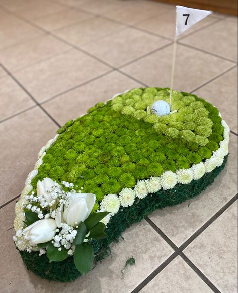 Golf Bouquets, Golf Team Homecoming Float, Golf Club Flower Arrangement, Olympic Flower Arrangement, Golf Celebration Of Life, Golf Themed Flower Arrangements, Golf Themed Memorial Service, Golf Ball Flowers, Memory Garden