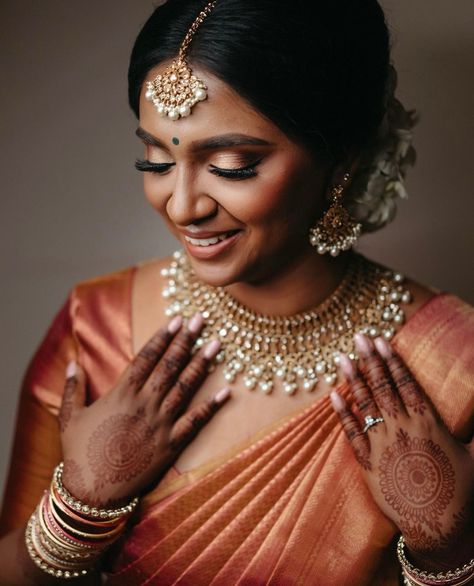 Vithya Visvendra, South Indian Bridal Makeup, Vithya Hair And Makeup, Airbrush Bridal Makeup, South Indian Makeup, Indian Skin Makeup, Asian Bridal Hair, Best Bridal Makeup, Tamil Wedding