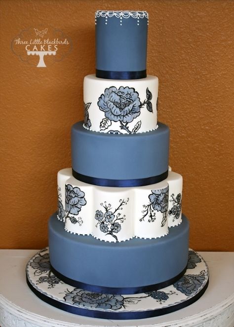 STUNNING Cake by ThreeLittleBlackbirds on cakecentral.  I dig this big time. Blue And White Wedding Cake, Cake Floral, Blue And White Wedding, Three Tier Cake, Pretty Wedding Cakes, Hand Painted Cakes, Cupcakes Decorados, Tiered Cake, Wedding Cakes Blue