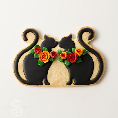 Cookie Wedding Cake, Black Cat Cookies, Spice Cookie Recipes, Cookie Wedding, Cookies Wedding, Cat Cookies, Cat Wedding, Valentines Cupcakes, Chocolate Wedding Cake