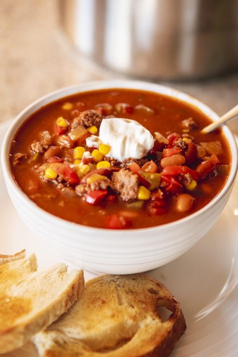 Chili Recipe With Brown Sugar, Chili With Brown Sugar, Brown Sugar Chili Recipe, Sweet And Spicy Chili Recipe, Appetizer Crockpot, Sweet Chili Recipe, Sweet And Spicy Chili, Pinto Bean Soup, Spicy Chili Recipe