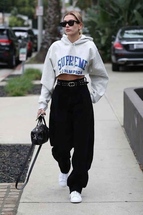 Italian Street Style, Hailey Baldwin Street Style, Stile Kendall Jenner, Hailey Baldwin Style, Mode Editorials, Streetwear Mode, Casual Styles, Model Look, Looks Street Style