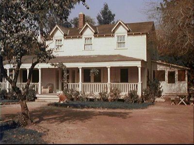 The Waltons Tv Show, Walton House, The Waltons, John Boy, Walton Family, Famous Houses, Old Tv, Full House, The Good Old Days