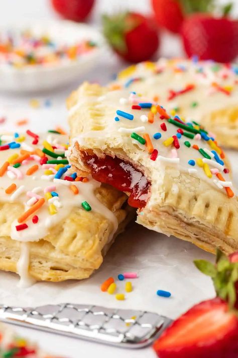 Homemade Pop Tarts Recipe (Better Than Store-Bought!) Homemade Pop Tarts Recipe, Pop Tarts Recipe, Blind Bake Pie Crust, Oatmeal Cookies Recipes Easy, Dutch Baby Pancake Recipe, Homemade Pop Tarts, Cookies Video, Poptart Recipe, Butter Oatmeal Cookies