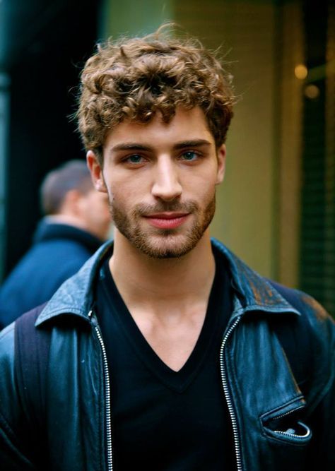 Thom Morell Sam Haircut, Thom Morell, Men Headshots, New Mens Haircuts, Undercut Curly Hair, Men's Curly Hairstyles, Barber Haircuts, Mens Hairstyles With Beard, Men Face