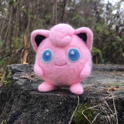 Needle Felt Pokemon, Needle Felted Pokemon, Wooper Pokemon, Pokemon Jigglypuff, Felting Diy, Pokemon Pattern, Needle Felting Diy, Felt Ideas, Wool Art