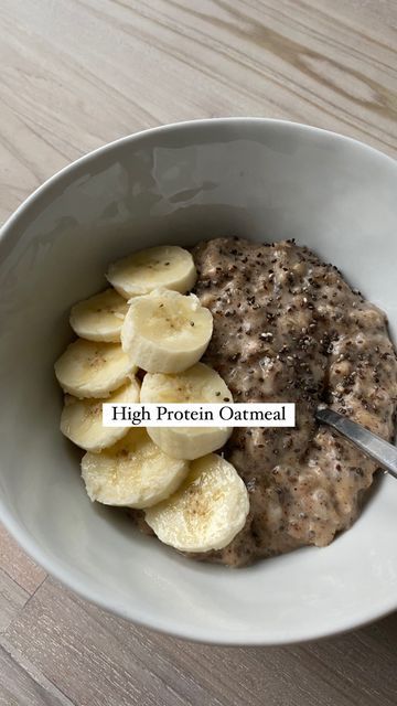 Holistic RD | Clean Eating, Metabolic Health on Instagram: "My perfect oatmeal situation 😍 This MAY be the best oatmeal recipe out there. Most of the time oatmeal for breakfast is a blood sugar nightmare if not paired with protein and healthy fats to balance out the high carb oats. This means energy crash mid morning 💥 This is an all in one bowl with an impressive 34g protein that is super easy to make & delish (I’ve been looking forward to this every morning!) Here’s what you’ll need: 1/3 Adrenal Healing, Best Oatmeal Recipe, Perfect Oatmeal, Oatmeal For Breakfast, The Best Oatmeal, Metabolic Health, Protein Oatmeal, Oatmeal Recipe, Best Oatmeal