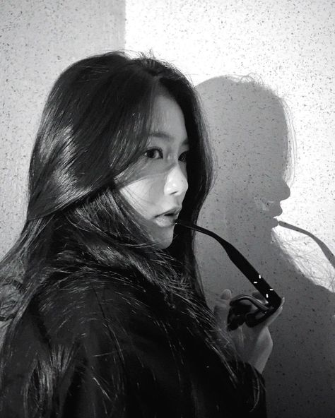 Shin Yeeun, Korean Actresses, Black White Photos, Korean Celebrities, Girl Crush, Bad Girl, Korean Actors, Actors & Actresses, Kdrama