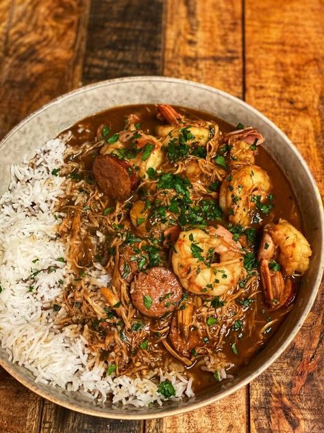 Louisiana Gumbo Recipe Authentic, New Orleans Style Gumbo, Best Gumbo Recipe, Yo Mamma, Creole Dishes, Gumbo Recipe Easy, Okra Gumbo, Seafood Gumbo Recipe, Gumbo File