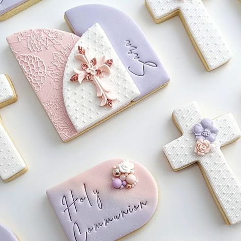 Cookies Comunion, First Communion Cookies, Dahlia Pattern, Sweet Sticks, Jennifer Rose, Religious Cakes, First Communion Cakes, Pastry Design, First Communion Decorations