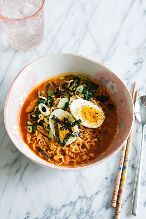 Cheater's Spicy Miso Ramen--This quick, umami-rich ramen is made easy and flavorful with a combination of savory white miso paste and spicy gochujang. This is a great way to use up any random veggies in your crisper drawer! Gochujang Ramen, Spicy Miso Ramen, Gochujang Recipe, Noodles Vegetables, Korean Chili Paste, Miso Ramen, Miso Paste, Ramen Noodle Recipes, White Miso