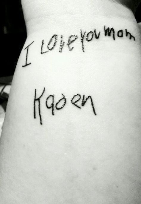 Tattoo in my sons hand writing Kids Handwriting Tattoo, Kid Tattoos, Tattoo Ideas For Moms, Quotes For Moms, Writing Tattoo, Handwriting Tattoos, Simple Tats, Twin Tattoos, Baby Name Tattoos