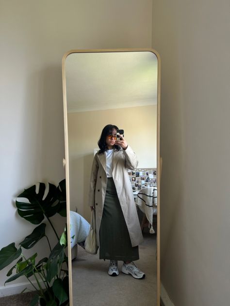 Spring fits | maxi skirt | trench coat season Trench Coat With Skirt, Fitted Maxi Skirt, Fits Inspo, Skirt And Sneakers, Spring Fits, Clothes Style, Modest Fashion Outfits, Modest Fashion, Dress With Sneakers