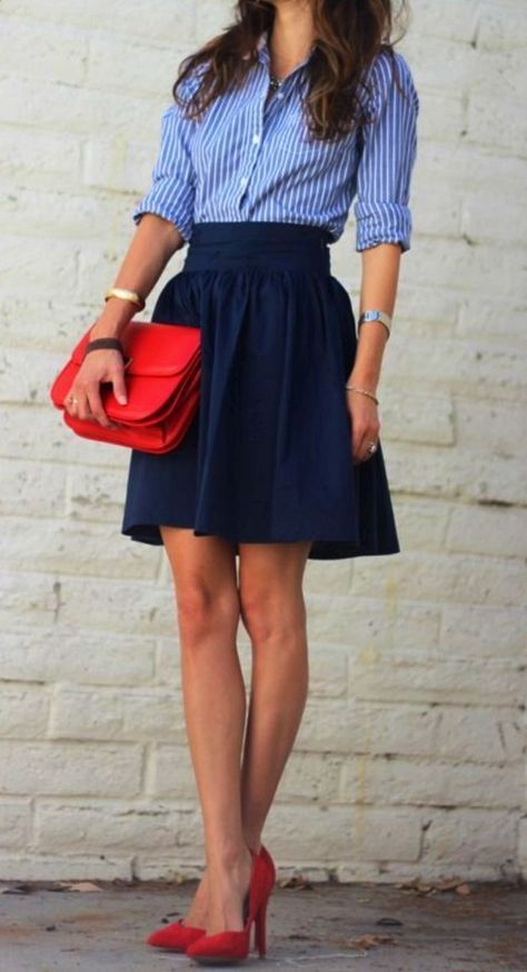 Love this shirt and skirt combo. I tend to wear float shirts since they work best with my body shape. Ținute Business Casual, Hot Summer Outfits, Casual Chic Outfits, Mode Tips, Summer Work Outfits, Mode Casual, Stil Inspiration, Casual Chic Outfit, Business Outfit