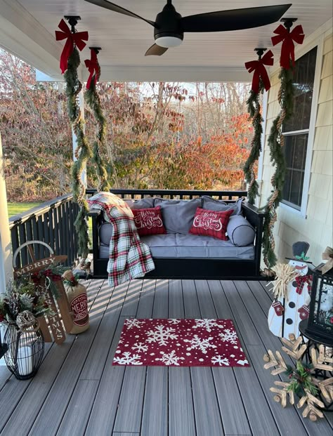 Christmas Porch Swing Decorations, Porch Swing Christmas Decor, Porch Bench Christmas Decor, Christmas Porch Railing Decorating Ideas, Porch Railing Christmas Decor, Small Front Porch Christmas Decor Ideas, Townhouse Christmas, Porch Pictures, Christmas Porches