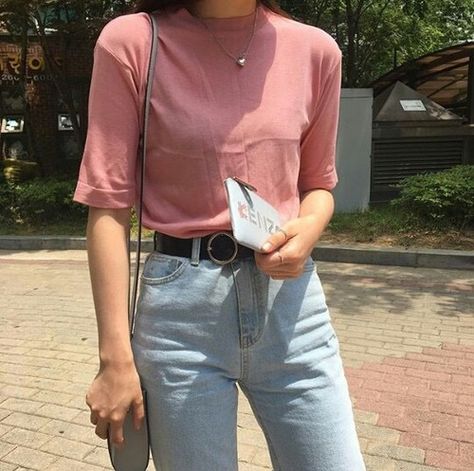 #streetstyle #streetfashion #clothes #pink #style #vintage Tops For Women With Jeans, Pink Top Outfit, Rose Outfit, Look 80s, Summer Outfits Aesthetic, Jeans Summer, Top Outfit, Zooey Deschanel, Ulzzang Fashion