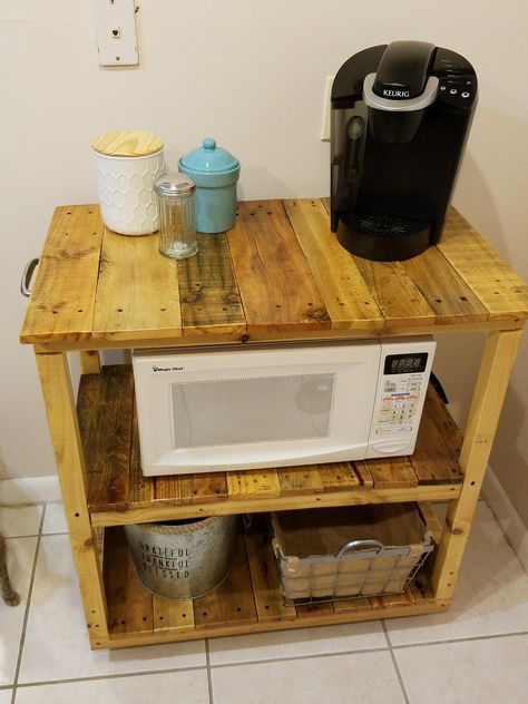 Free Pallets. I made a microwave and coffee stand. Diy Microwave Stand, Pallet Deck Diy, Microwave Cart, Microwave Cabinet, Pallet Kitchen, Diy Coffee Bar, Microwave Stand, Coffee Stands, Pallet Designs