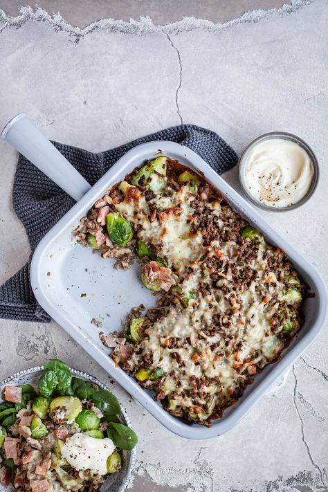 Keto Brussels sprouts and hamburger gratin Ground Beef And Brussel Sprouts, Beef And Brussel Sprouts, Keto Recipe With Ground Beef, Brussel Sprout Casserole, Ketone Recipes, Healthy Hamburger, Recipe With Ground Beef, Ground Beef Keto Recipes, Healthy Ground Beef