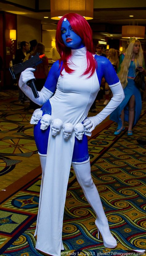 Mystique ~ Cos Play. You're doing it right. (when comic book women come to life) Mystique Costume, Mystique Marvel, Xmen Cosplay, Celebrity Costumes, Superhero Cosplay, Marvel Cosplay, Male Cosplay, Uncanny X-men, Costume Collection