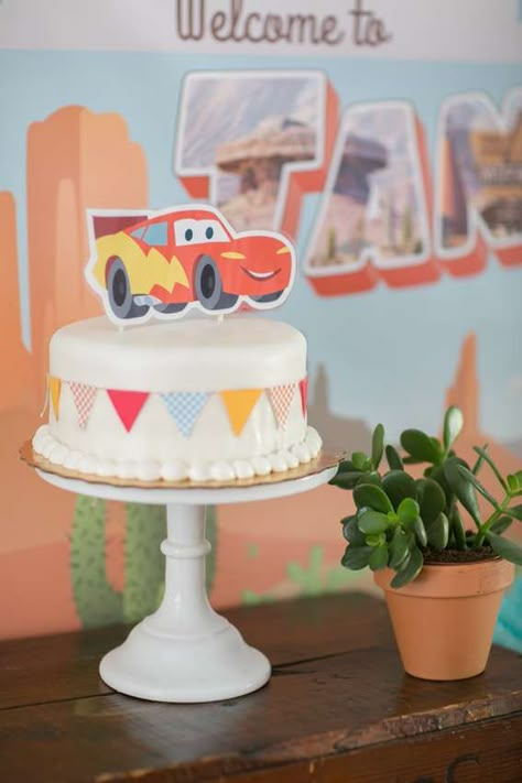 Lightning McQueen from the Movie Cars and Radiator Springs Cars Birthday Party Ideas | Photo 8 of 43 Mq Queen, Piñata Cars, Cars Birthday Party Ideas, Disney Cars Cake, Auto Party, Vintage Car Party, Pixar Cars Birthday, Lightning Mcqueen Cake, Cars Birthday Party Decorations