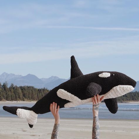 Crochet Orca Free Pattern, Crochet Orca, Orca Pattern, Knitting Quotes, Amigurumi Animals, Crochet Design Pattern, Knitted Animals, Fun Crochet Projects, Diy Crochet Projects