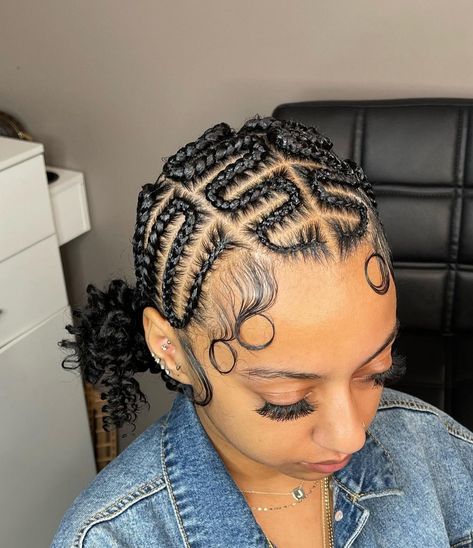 🌸4 medusas with space buns💖 🌸Ready to learn how to braid?🧚‍♀️ 🌸 🌸Arri’s SchoolHouse and Arri’s Little Braid Book is here!🎓🎉 Ready to learn how do bussdown braids that are FULL and FLAT? Or do you just want to learn a solid parting foundation for any protective style? You’ll learn things like: - tucking color -triangle parts -brick layers -installing bohemian curls -and much more! 🌸style: plaits 4 medusas 🌸add ons: curly buns 🌸Follow @ArrisDollHouse for more 🥇 #naturalhair #fyp #knotles... Curly Buns, Bohemian Curls, How To Braid, Curly Bun, Space Buns, Protective Style, Beautiful Hairstyles, Plaits, Add Ons