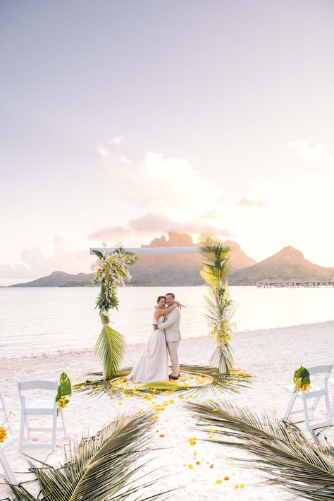 Polynesian Wedding, Bora Bora Wedding, Four Seasons Bora Bora, Hawaii Beach Wedding, Western Style Wedding, Paradise Wedding, Hawaii Wedding, Island Weddings, Bora Bora