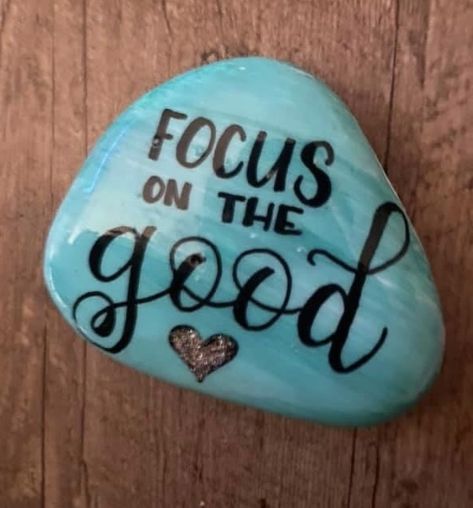 Inspirational Rocks Words, Encouraging Painted Rocks, Positivity Paintings, Inspirational Rock Painting Ideas, Encouragement Rocks, Positivity Pebbles, Positive Rocks, Kindness Stones, Rock Sayings