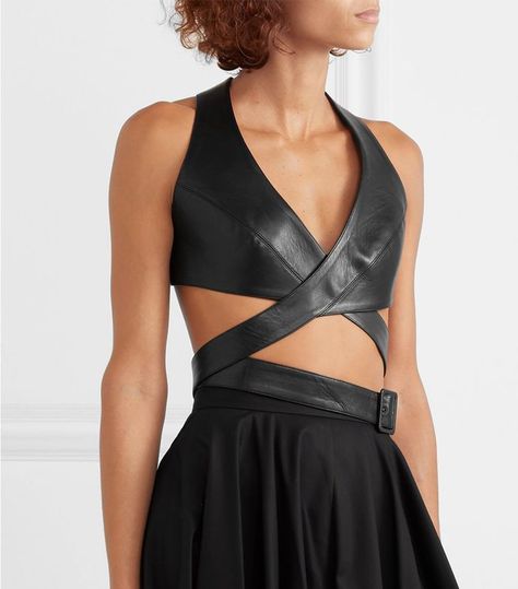 Alaïa Leather Wrap Bra Top Wrap Bra, Shiny Clothes, Modieuze Outfits, Womens Clothes, Elegantes Outfit, Leather Outfit, 여자 패션, Bustiers, Bra Top