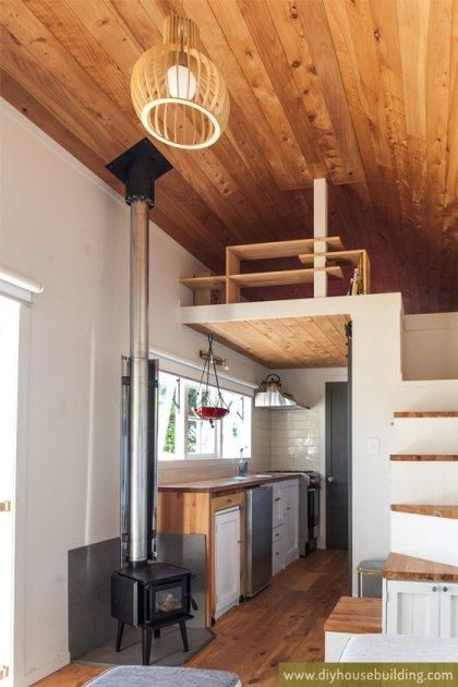 Tiny House 3 Bedroom, Tiny House Table, Tiny House Wood Stove, Cabin Stairs, Tiny House Kitchens, Design Casa Piccola, Tiny House Family, Tiny House Storage, Tiny Home Living