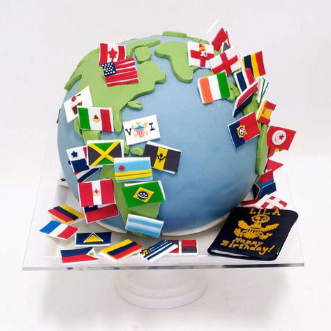 Decorating With Flags, Map Cake, Suitcase Cake, Globe Cake, 17. Geburtstag, Airplane Cake, Realistic Cakes, Travel Cake, Flag Cake