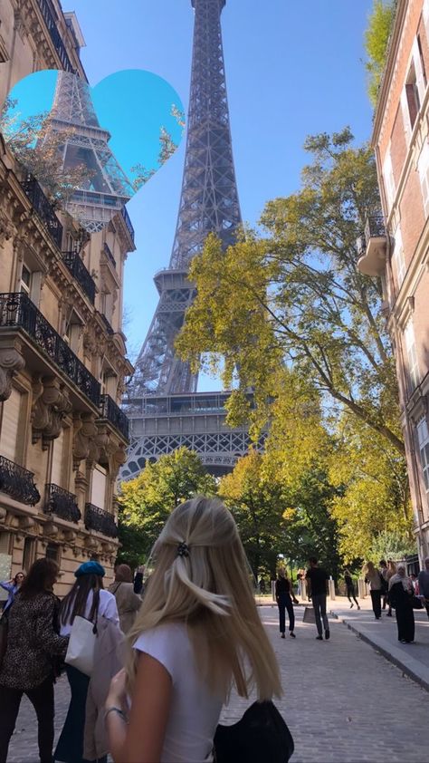 paris 🥖 follow my instagram in my bio for a chance for a follow back lovelies xx Paris France Aesthetic Outfits, Paris Pics Ideas, Paris Inspo Pictures, Disneyland Paris Aesthetic, Paris Picture Ideas, Grace Ivers, Paris Photo Ideas, Paris Travel Photography, Paris Dream