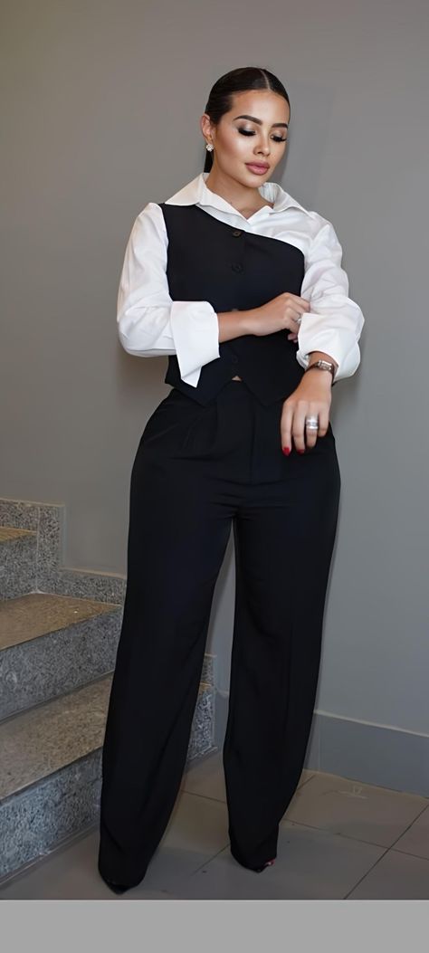 All White Professional Outfit, Graceful Outfits Women, Pretty Preppy Aesthetic, Stylish Corporate Fashion, Modest Black And White Outfit, Black Women Business Attire Professional, Short Athletic Body Type Women, Christian Fashion Aesthetic, Furneal Ideas Outfits Black