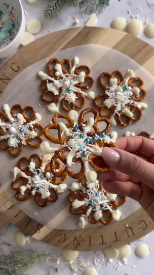 1.6K views · 865 reactions | Repost @thesavourycoconut 
Follow @thesavourycoconut for more delicious recipes!

Savoury Pretzel Snowflakes ❄️
‌
Make these beautiful Pretzel Snowflakes for your next holiday gathering!
‌
What you’ll need:
• pretzels 🥨
• melted white chocolate
• festive sprinkles
‌
‌Assemble and refrigerate for 5-10 mins to harden chocolate. Store in airtight container.
.
‌
#pretzels  #pretzelsticks #chocolatepretzels #pretzelsnowflakes #pretzelchristmastrees #christmastreedessert #christmasdessert #christmastreats #christmasrecipes #christmasrecipes2023 #christmaspretzels #veganchocolate #dairyfreechocolate #festivefood #christmasbaking #easysnacks #vegansnacks #viralreels #holidaybaking #holidayrecipes #holidaytreats #holidayhosting #winterrecipes2023 | Bake Cook Eat Enjoy Pretzel Snowflakes, Christmas Tree Desserts, Christmas Pretzels, Chocolate Store, Melted White Chocolate, Melting White Chocolate, Chocolate Pretzels, Dairy Free Chocolate, Next Holiday