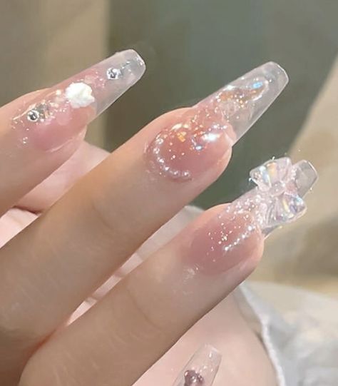 Cute Glossy Nails, Clear Nails With Charms, Glass Nails Acrylic Clear, White Douyin Nails, Cute Clear Nails, Nail Designs Hoco, Transparent Nails Design, Transparent Acrylic Nails, Demure Nails