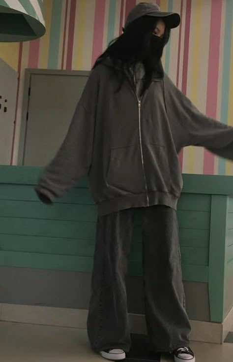 Oversized Outfit Grunge, Oversized Hoodie And Sweatpants Outfit, Korean Oversized Outfit, Sweatpants Outfit Aesthetic, Baggy Outfits, Oversize Outfit, Boyish Outfits, Outfit Oversize, Simple Style Outfits