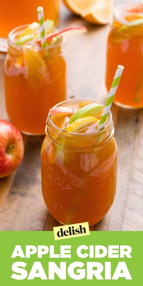 apple cider sangria Apple Sangria Recipes, Apple Cider Sangria Recipe, Fall Sangria Recipes, Caramel Apple Sangria, White Wine Sangria Recipe, Easy Sangria Recipes, Best Apple Cider, Apple Sangria, Cider Sangria