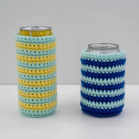 Make some amazing striped crochet can cozies using this easy pattern. Pick your favorite colors and use them over your cold beverage served in soda cans. This easy crochet pattern comes in 2 sizes, for both tall and regular cans. Easy Crochet Coozie, Crochet White Claw Koozie, Easy Crochet Can Cozy Pattern, Beer Can Cozy Crochet Free Pattern, Slim Can Koozie Crochet Pattern Free, Crochet Stubby Holder, Can Coozie Crochet Free Pattern, Crochet Can Coozie Pattern, Can Koozie Crochet Pattern