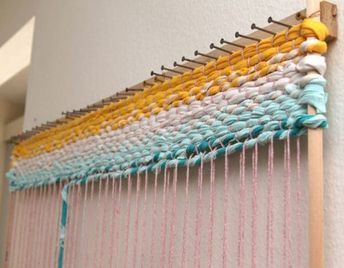 Rug Weaving Loom, Diy Loom, Diy Tapis, Rag Rug Diy, Rag Rug Tutorial, Braided Rug Diy, Braided Rag Rugs, Weaving Loom Diy, Rug Loom