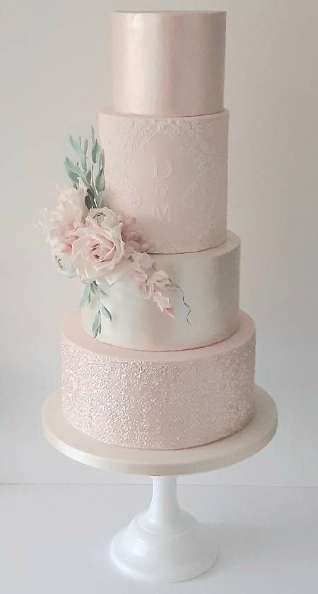 Wedding Cakes With Pearls, Sparkle Wedding Cakes, Wedding Cakes Pink, Blush Pink Wedding Cake, Pearl Bridal Shower, Blush Wedding Theme, Quince Cake, Blush Wedding Cakes, Rose Gold Wedding Cakes